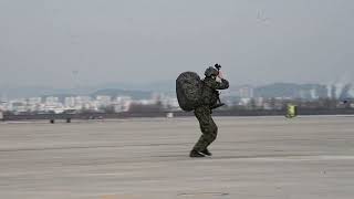 ROK Army SOF trains helicopter insertion training at Osan Air Base.