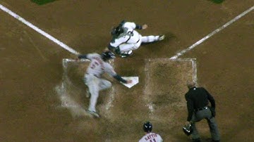 HOU@SEA: Astros challenge overturns out call at home