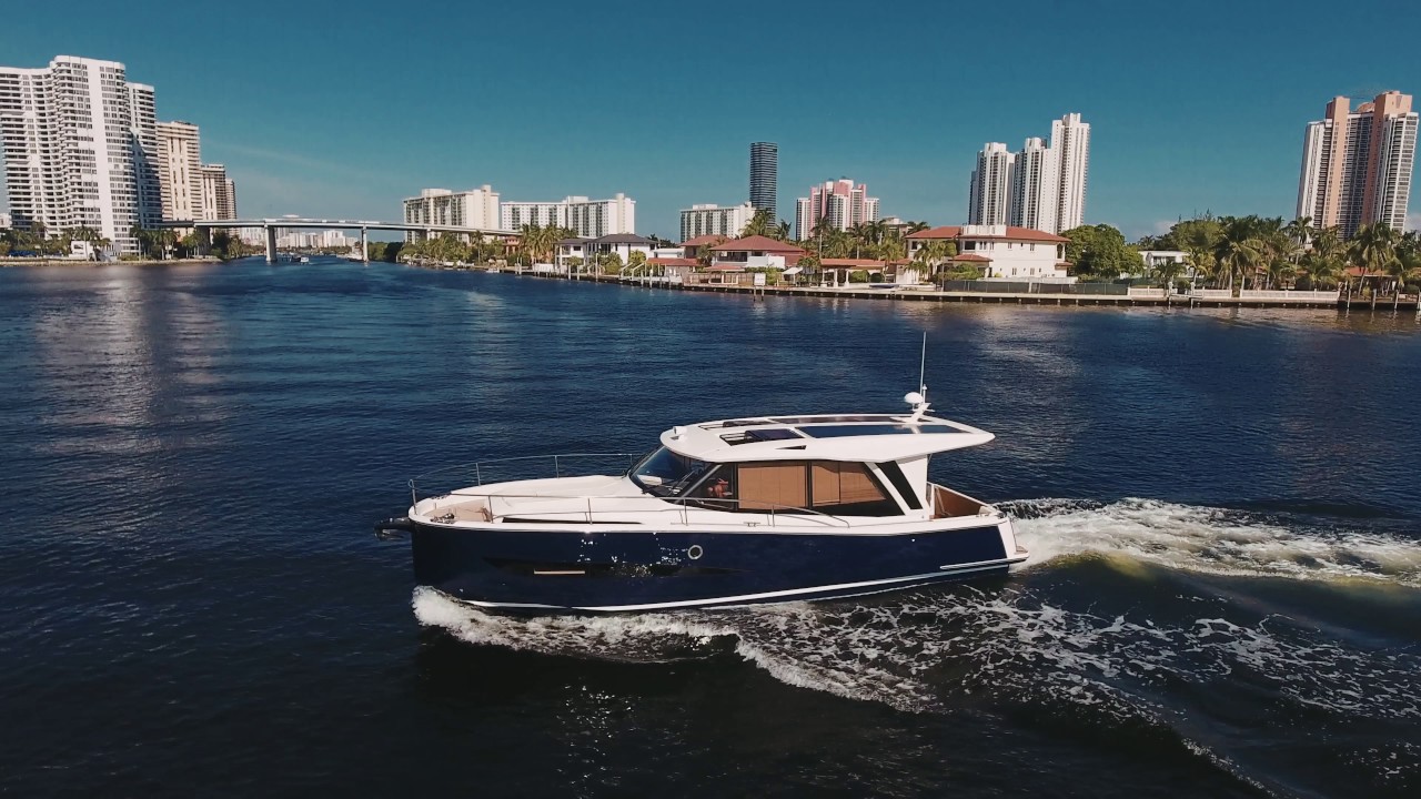 GREENLINE 39 – Greenline Yachts