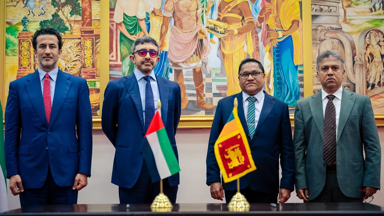 عبد الله بن زايد يلتقي وزير خارجية سريلانكا في كولومبو