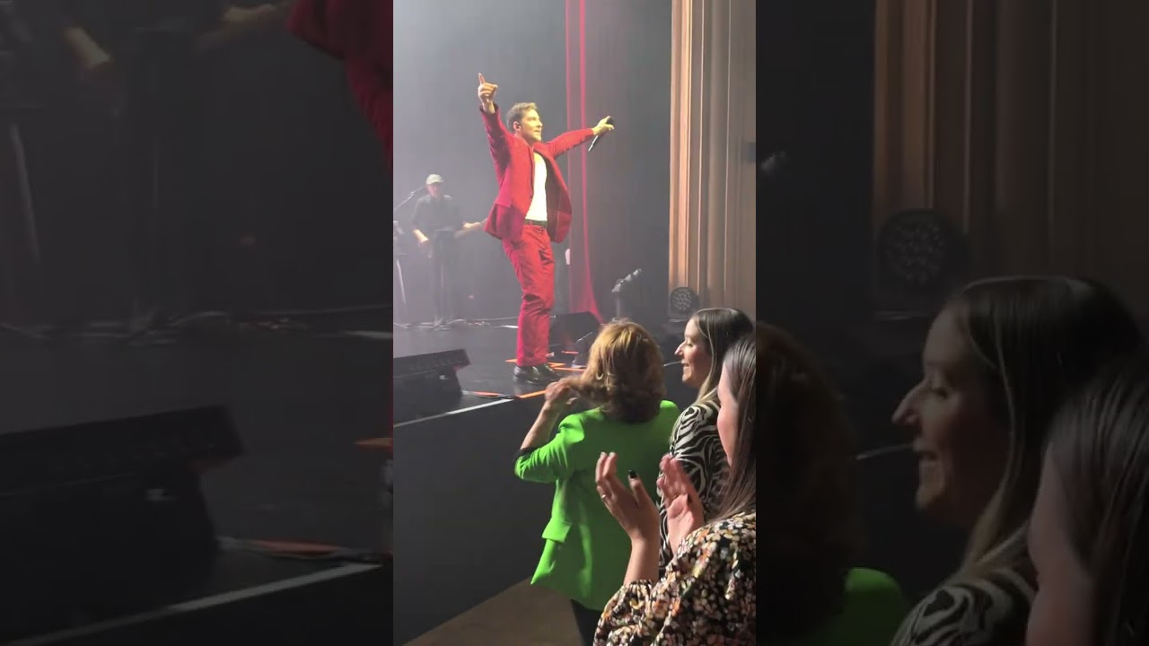 @Davidbisbaloficial la 8ta noche de las 20 noches en el teatro Albéniz