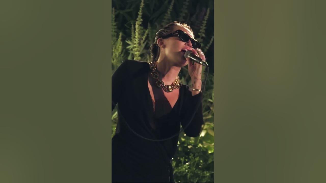 Miley Cyrus - Flowers ( Live at Chateau Marmont) #miley #mileycyrus #music #flowers #live