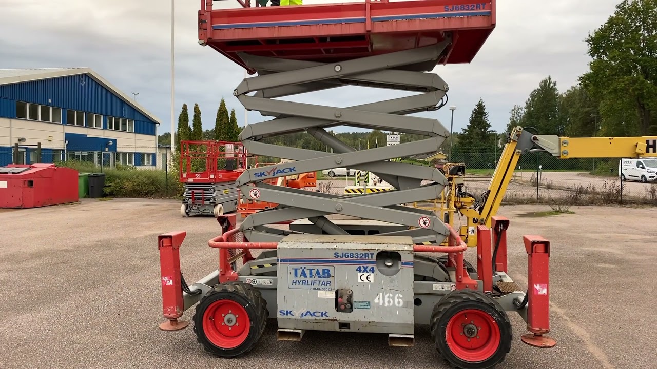 Köp Saxlift 4Wd Skyjack SJ 6832RT på Klaravik