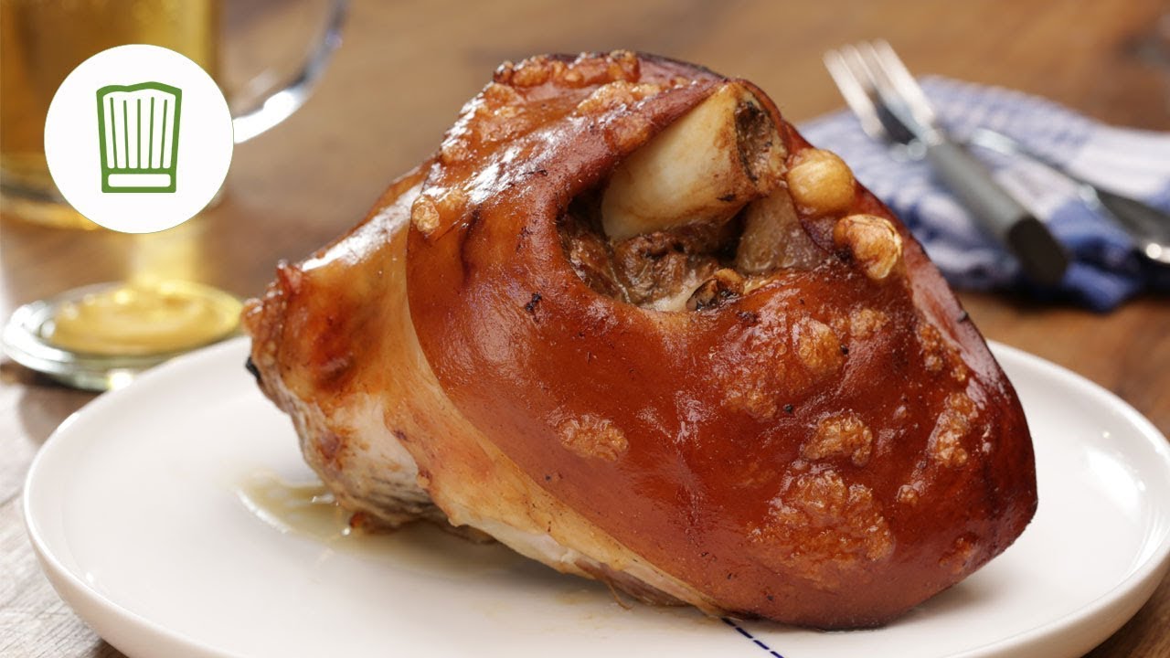 Knusprig gebratene Schweinshaxen aus dem Ofen | Chefkoch - YouTube