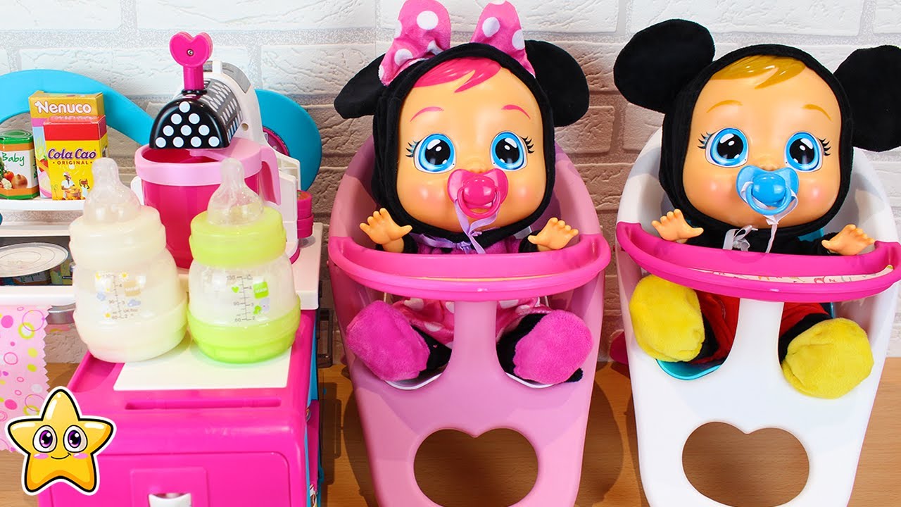 Los bebés Mickey y Minnie en su rutina de todo el día en BB Juguetes 