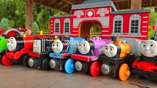 Thomas Wooden Railway ☆ Roundhouse & Farm Feeding Course