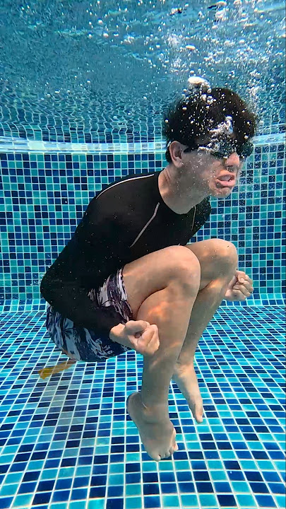 How to poop in the pool 2 !!!