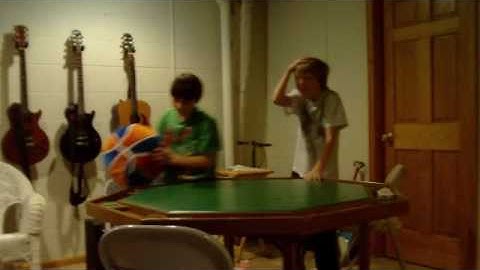 THE IDIOT CARD PLAYER