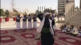 لعب مزمار🏑 المعلم ( سعود برقاوي ) 🔥في ساحة مبنى التلفزيون