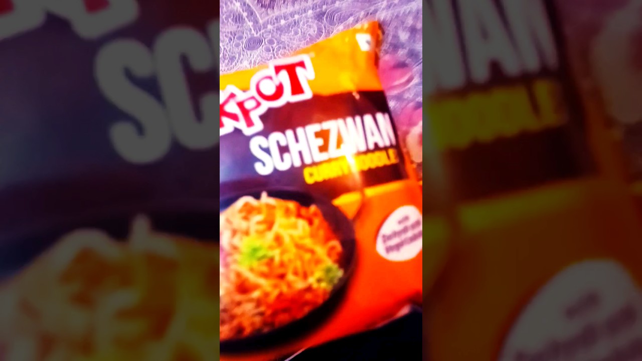 Trying Kab's JACKPOT Schezwan curry noodles  