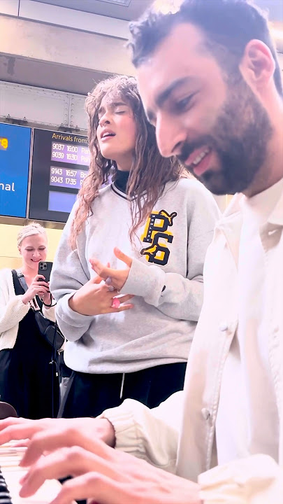 BEST Billie Eilish song performance in London St Pancras! 🤯 with@Sara_James 😍