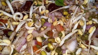 Sprouted mung beans salad/sprouted moong salad/salad for weight lose/salad recipe/healthy salad 😋😋😊