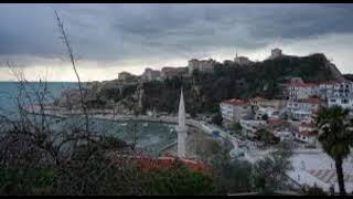 Manastırın Ortasında.Atamızın sevdiği şarkılar