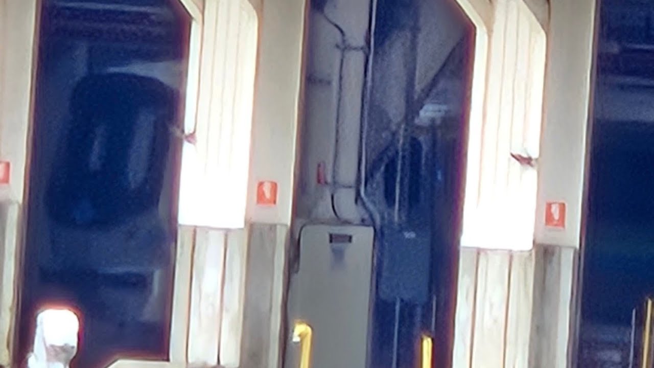 Taipei Cr381 CR381A型高運量系統鋼輪鋼軌式捷運列車也真被我拍到感動,雖然很模糊,另還有瘋狂試車的C321型145+146編組高運量系統鋼輪鋼軌式捷運 ...
