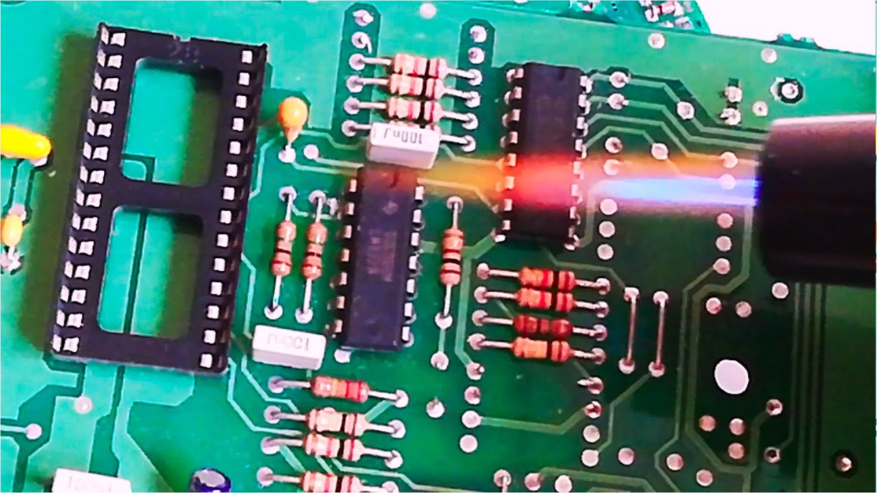 Вот что произойдет если перегреть феном печатную плату - YouTube