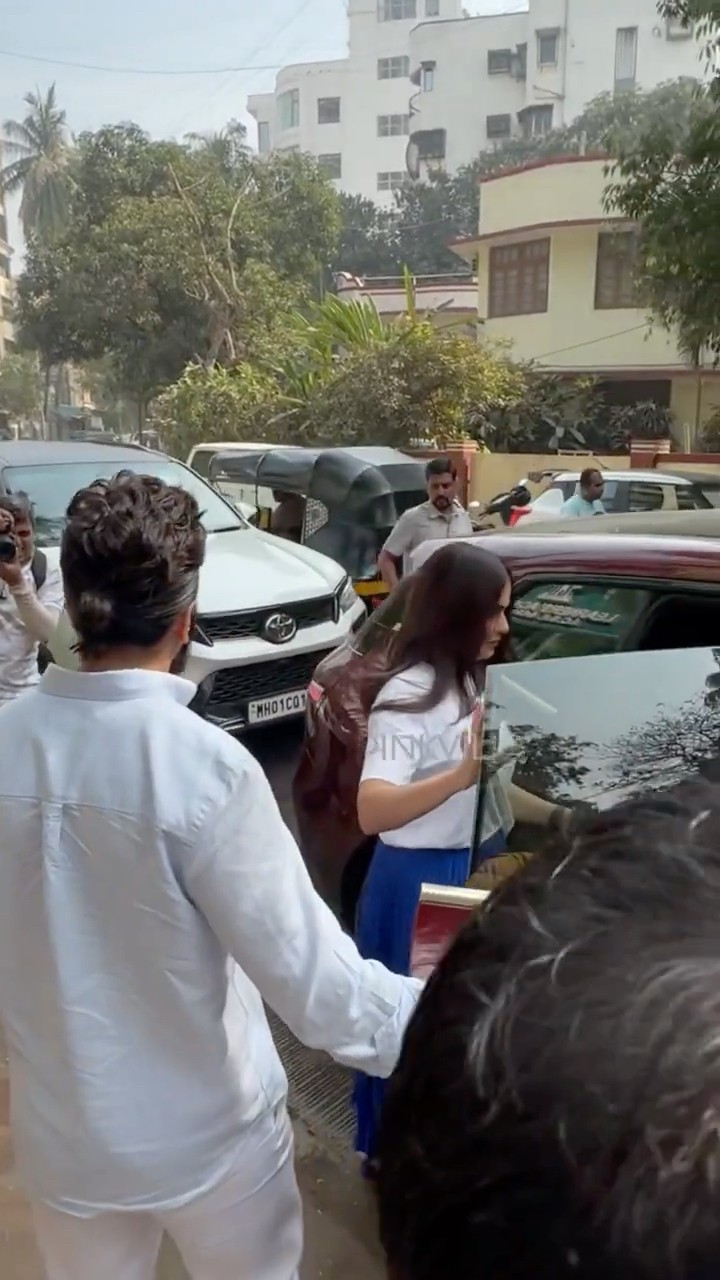 Riteish Deshmukh’s SWEET GESTURE for WIFE Genelia Deshmukh? #shorts #bollywood #couplegoals