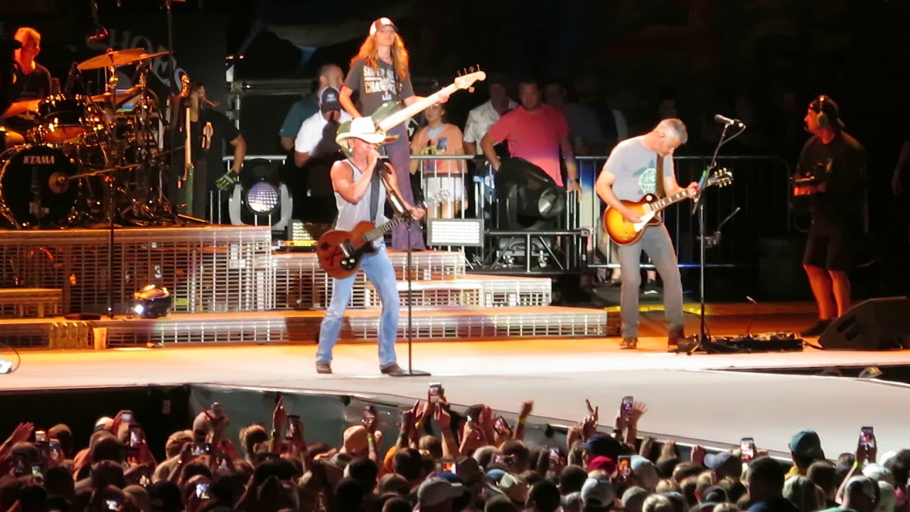 Beer in Mexico "Kenny Chesney" Philly, PA 6/9/18 YouTube