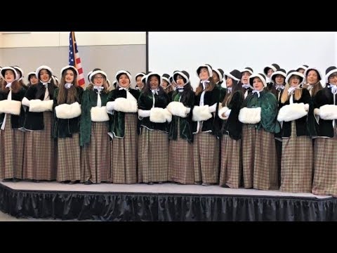 Las Vegas, Academy of the Arts Carolers Performing @Fed Court House