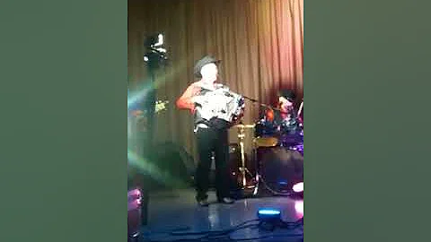 Yo no fui y la yaquesita en vivo Mario Bucio El Re...