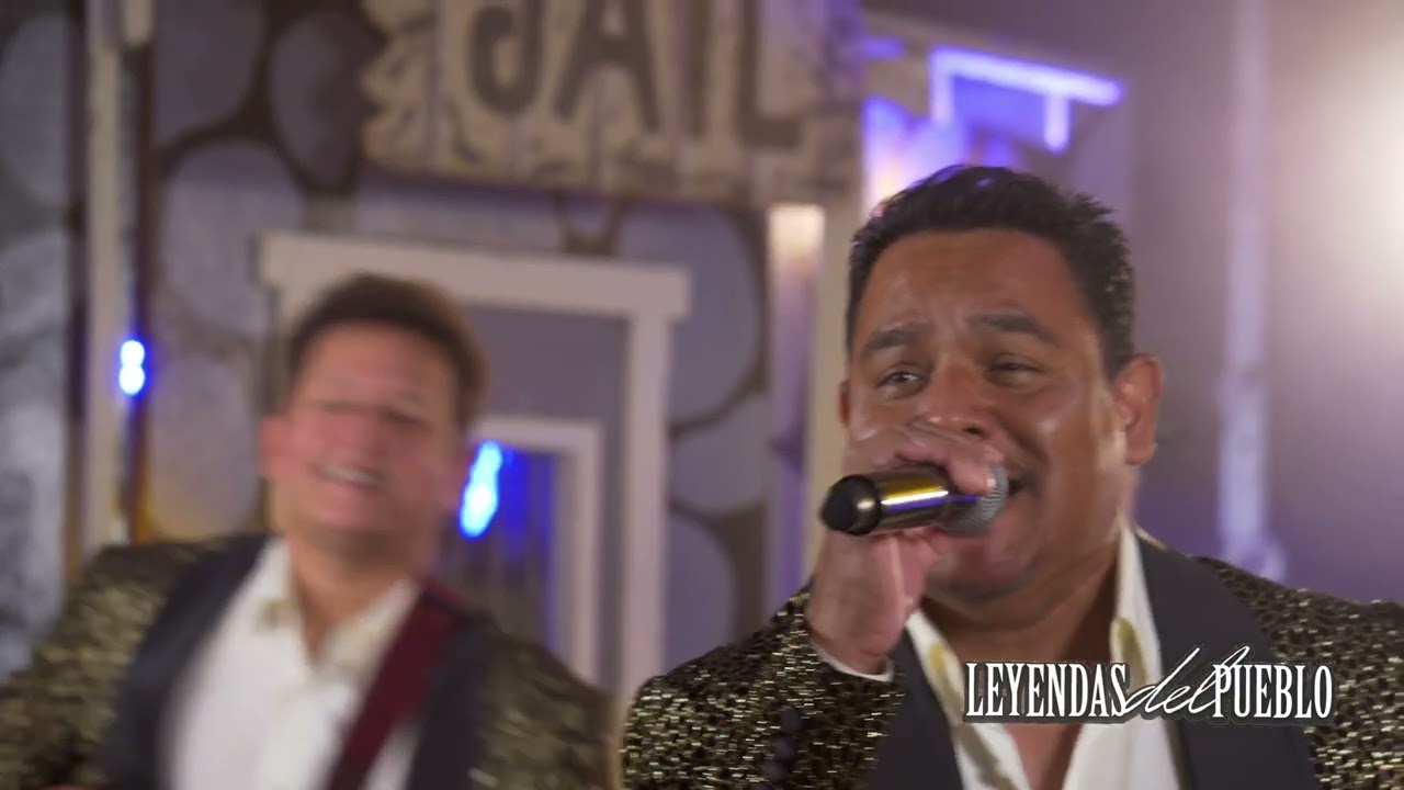 Los Muecas- Cada Vez Te Extraño Mas ( Video Oficial)