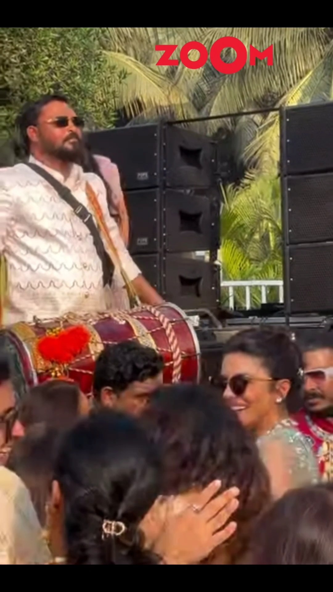 Priyanka Chopra dances her heart out at brother Siddharth's baraat ? #priyankachopra