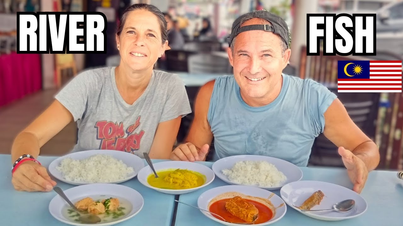 THESE FOREIGNERS TRY THIS INSANE HERITAGE MALAY FOOD 🇲🇾 Makanan melayu terbaik