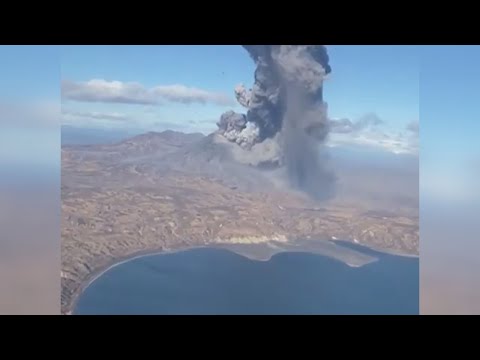 Video: Mirni Meksički Vulkan Colima Posjetila Su Dva NLO-a - Alternativni Prikaz