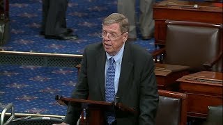 Senator Johnny Isakson Pays Tribute to Vince Dooley for 25 Years of Service to UGA