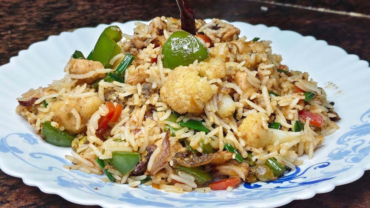 মুরগীর ভাত ভাজা। #recipe #food #mycooking #foodie #ricerecipe #fypシ #likes #cooking 