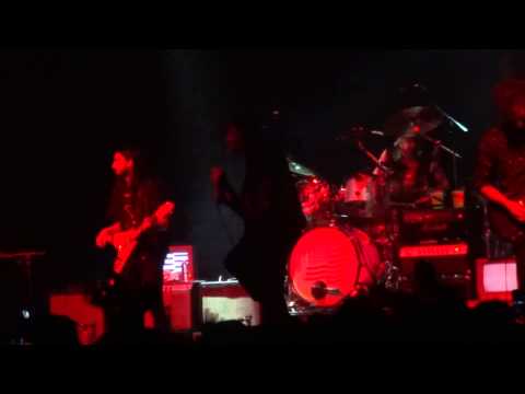 Julian Casablancas & The Voidz - Where No Eagles Fly - Live @ Le Casino de Paris   08 12 2014