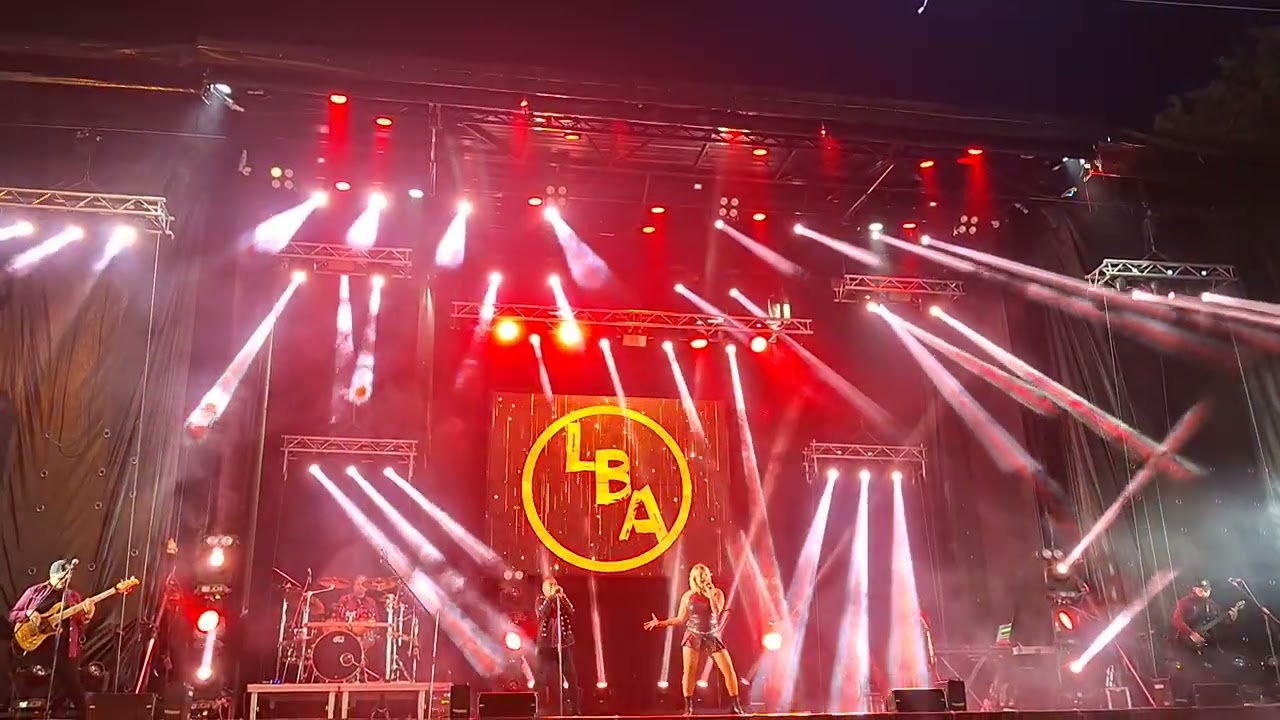  la banda de ayer actuando en Pontellas o Porriño 