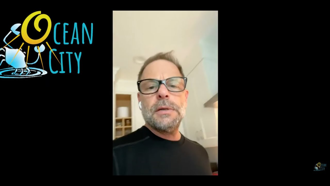 Guitarist Robin Wilson Plays a Game of Fast 5 With Katie