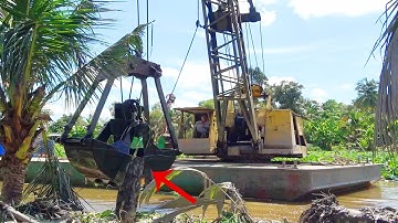 Âm Thanh Gào Thét Của Chiếc Xáng Cạp   Múc Đất Lẻ Gào 1 Khói 2 Quá Đỉnh