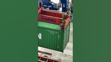 How shipping containers are loaded #containershipping #ship #charleston