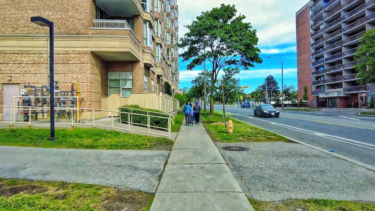 Toronto Walk - Thorncliffe Park