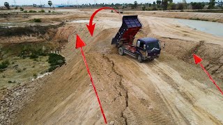 Full Activities In Top Canal Connection Building Bulldozer Strong Push Soil And Dumper Truck 5Tons