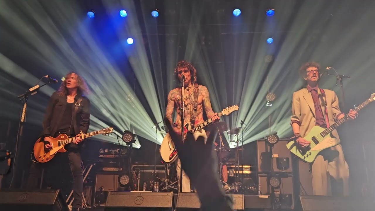 🎸 The Darkness - Love Is Only a Feeling (Live in Toronto 2025) | Phoenix Concert Theatre 🎶🔥
