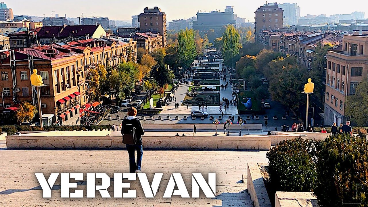 Топ топ ереван. Yerevan people. Walking in Yerevan. Visit Yerevan. Happy Tourist in Yerevan.