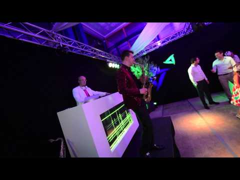 Videovoorbeeld van Saxy White