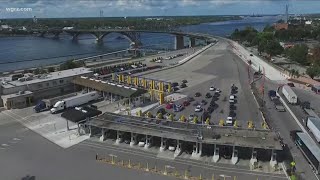 U.S. Canadian border still half closed