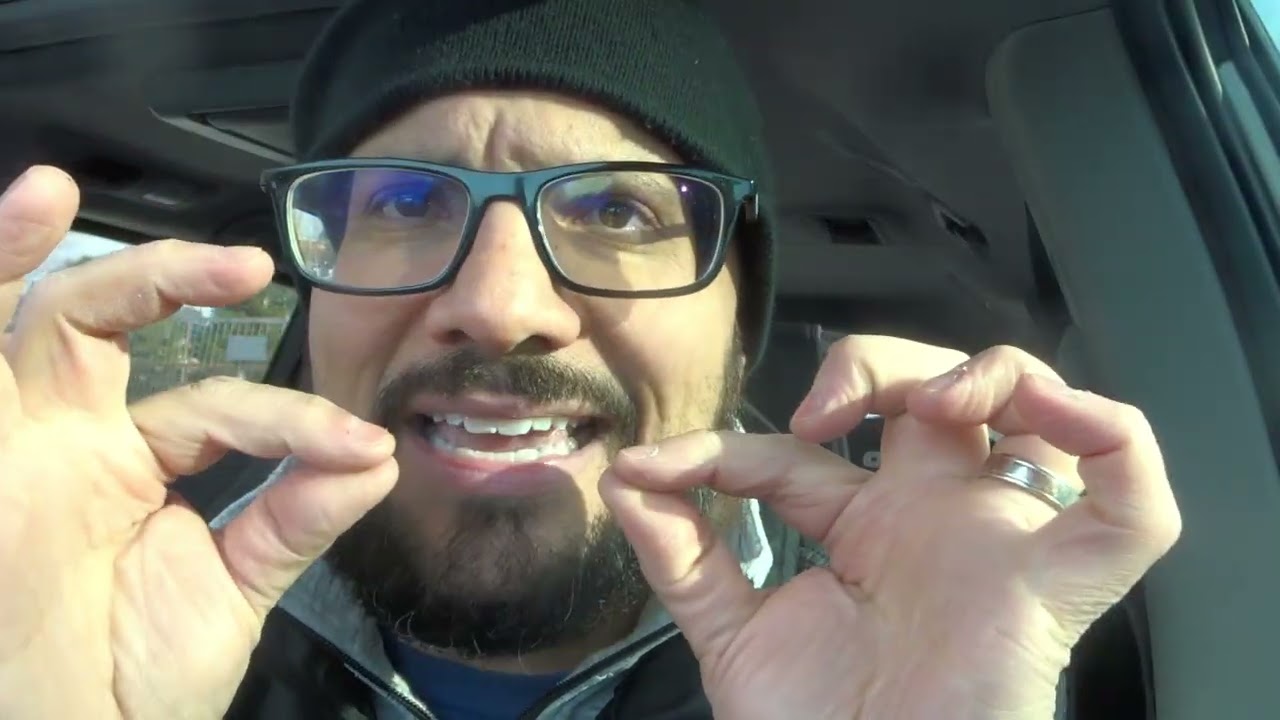 Как смеяться так, чтобы никто не заметил — обучающее видео.