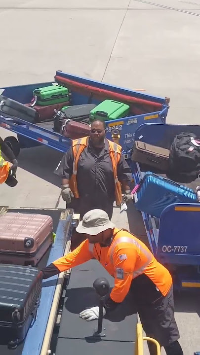 how baggage handlers handle your bag #rude