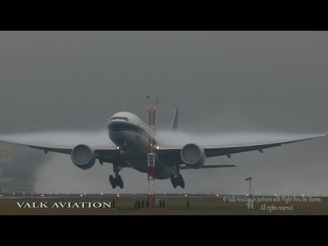 Awesome Wing-Condensation @ Takeoff's RW18L AMS