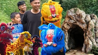Menemukan Banyak Barongan Barongsai Di Dalam Goa