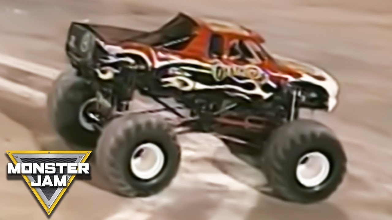Destroyer Freestyle | Monster Jam World Finals VIII | Monster Jam