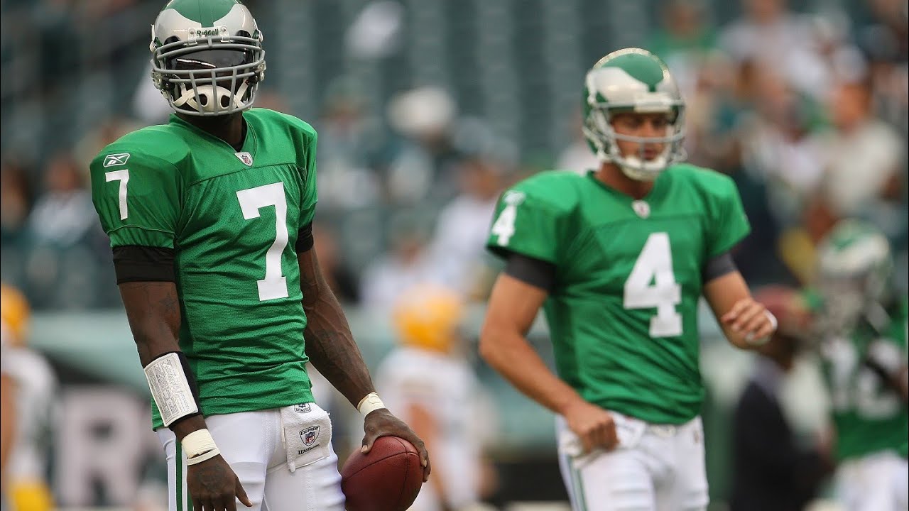 Michael Vick takes over for an injured Kevin Kolb
