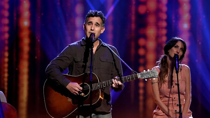 Joshua Radin Performs 'Here, Right Now'