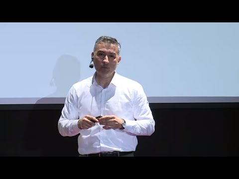 Necə etmək olar ki, şəxsi brendiniz özünüzdən böyük olsun? | Turxan Əhmədov | TEDxBHOS