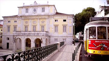 This is Mathematics Episode 03 - About ellipses, snooker, a dentist chair and a theatre