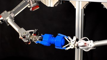 7Bot Desktop Robot Arm -- screw
